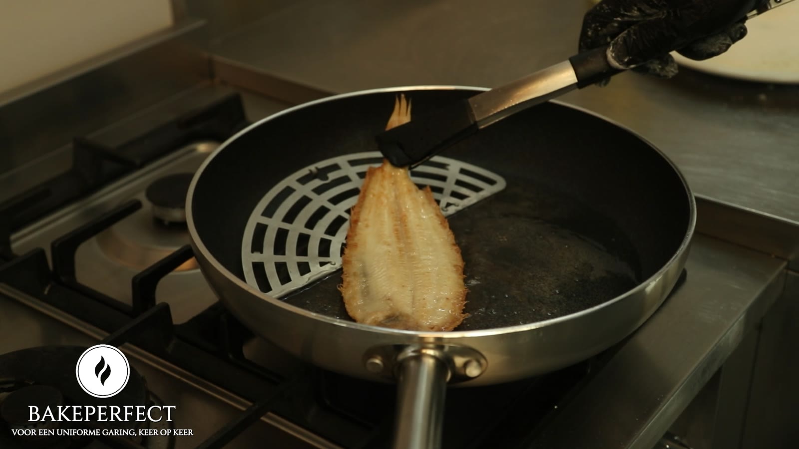 Visfilet op BakePerfect in een koekenpan